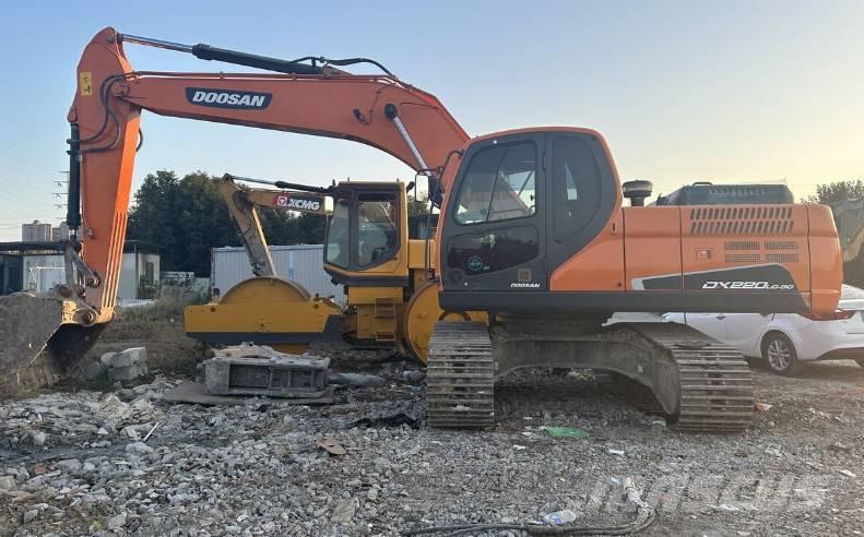 Doosan DX220 Гусеничные экскаваторы