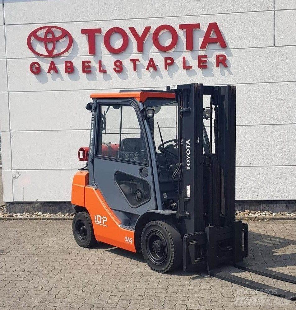 Toyota 02-8FGF25 Газовые погрузчики
