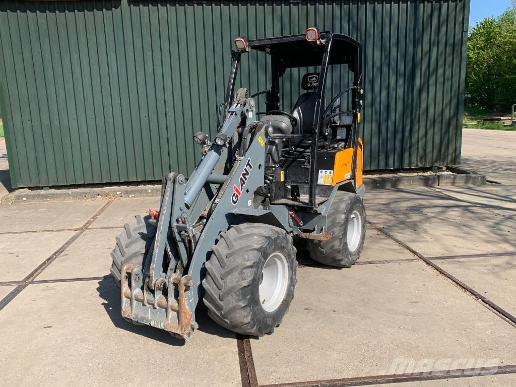 GiANT V 452 T Многофункциональные сельскохозяйственные погрузчики