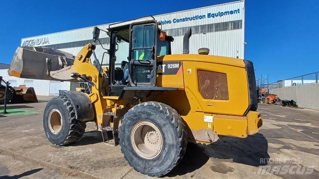 CAT 926M Фронтальные погрузчики
