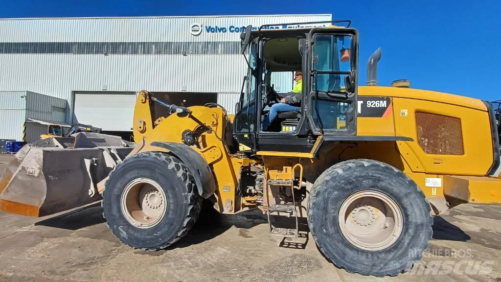 CAT 926M Фронтальные погрузчики