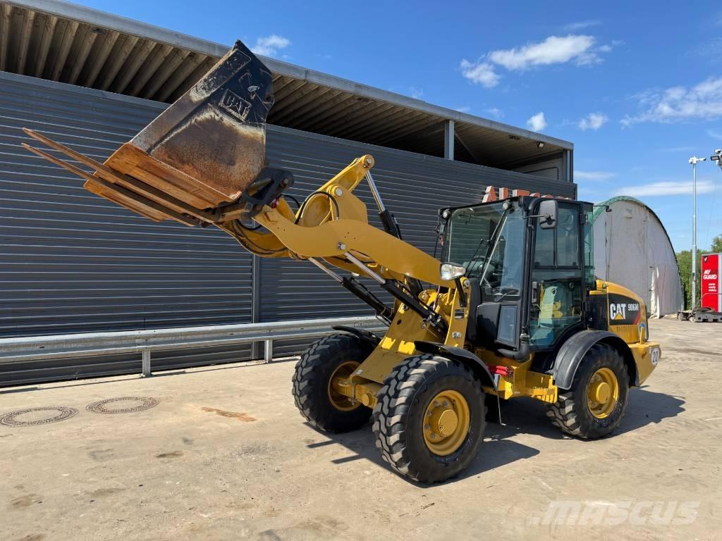 CAT 906M Фронтальные погрузчики