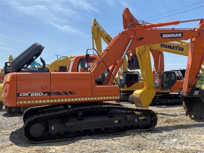 Doosan DX 260LC Гусеничные экскаваторы
