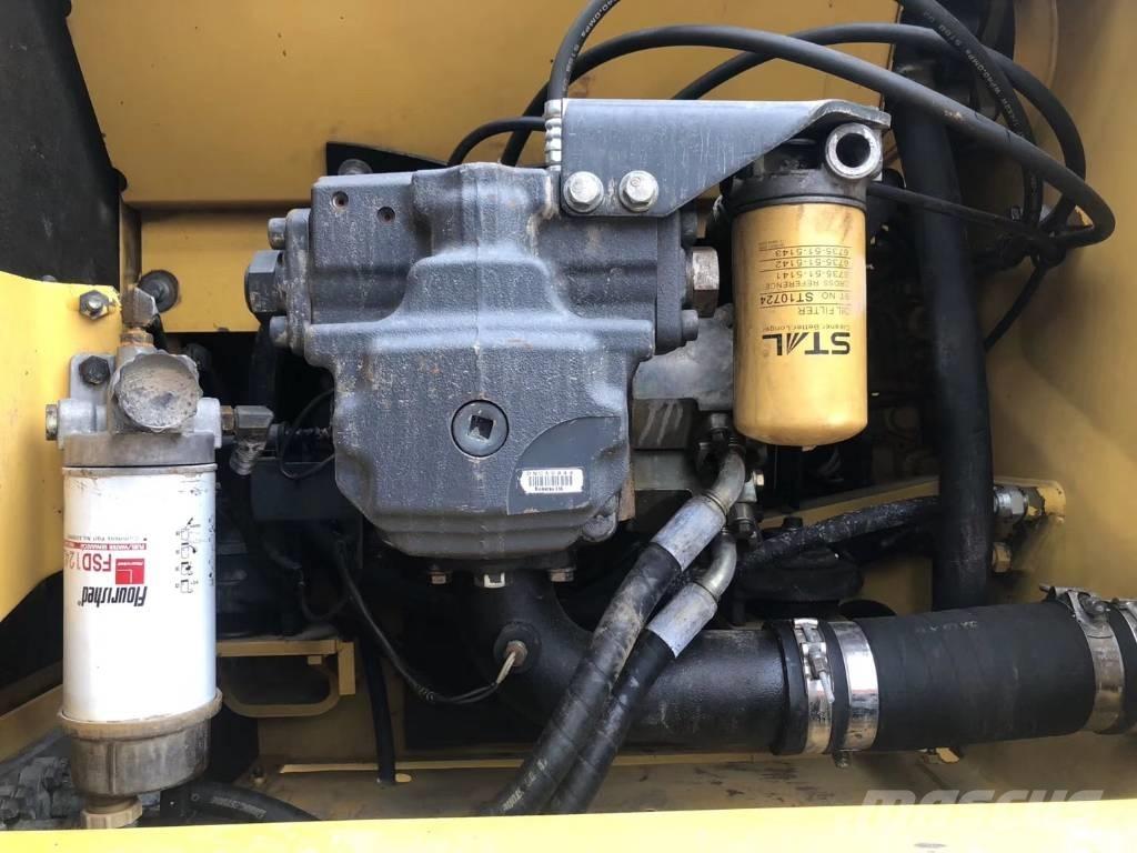 Komatsu pc220-8 Гусеничные экскаваторы