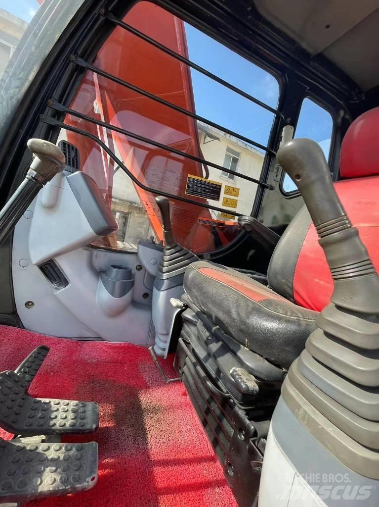 Hitachi ZX 120 Гусеничные экскаваторы