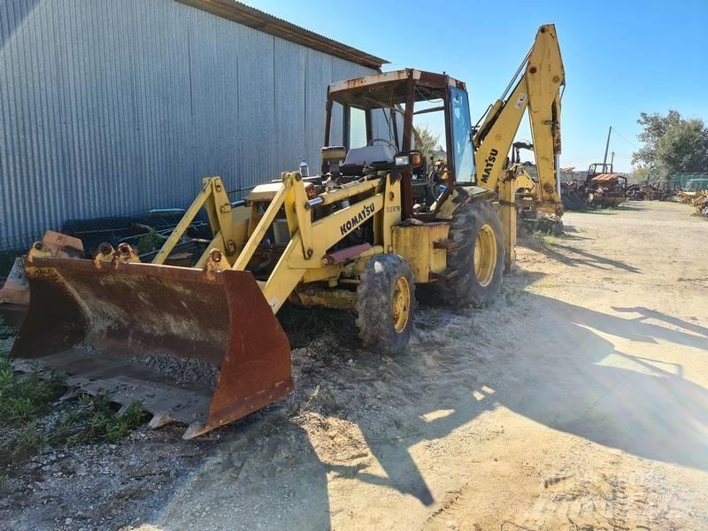 Komatsu WB97R Экскаваторы-погрузчики