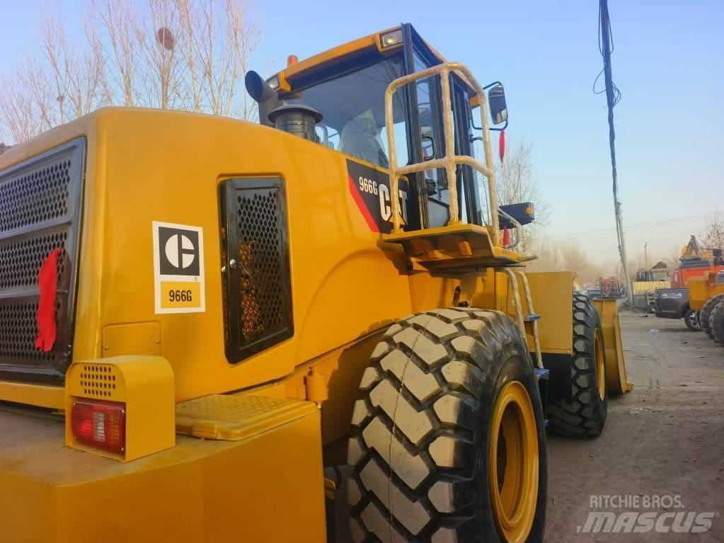 CAT 966G Фронтальные погрузчики