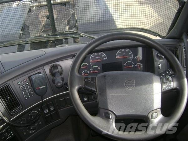 Volvo FH12 Chassis Cab trucks