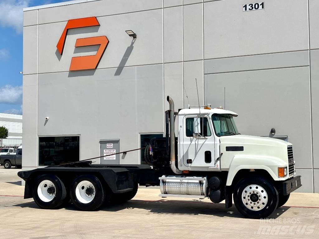 Mack CH 613 Грузовые эвакуаторы