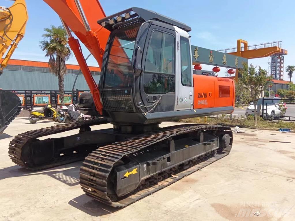Hitachi ZX 240 Гусеничные экскаваторы