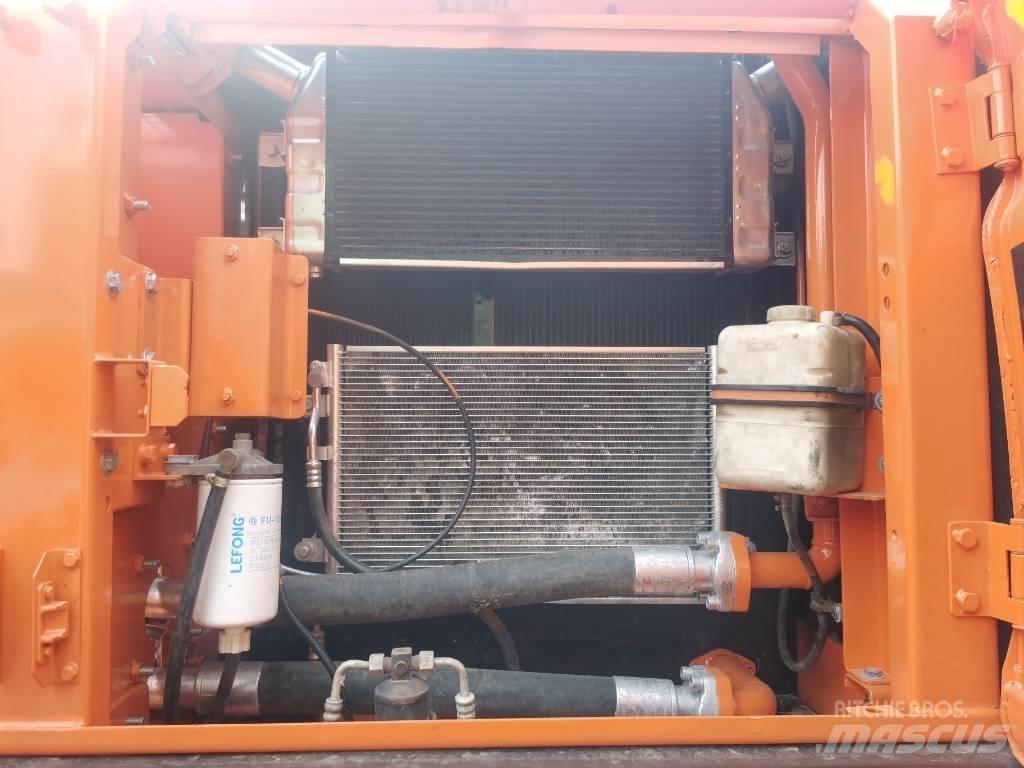 Doosan DX 225 LC Гусеничные экскаваторы