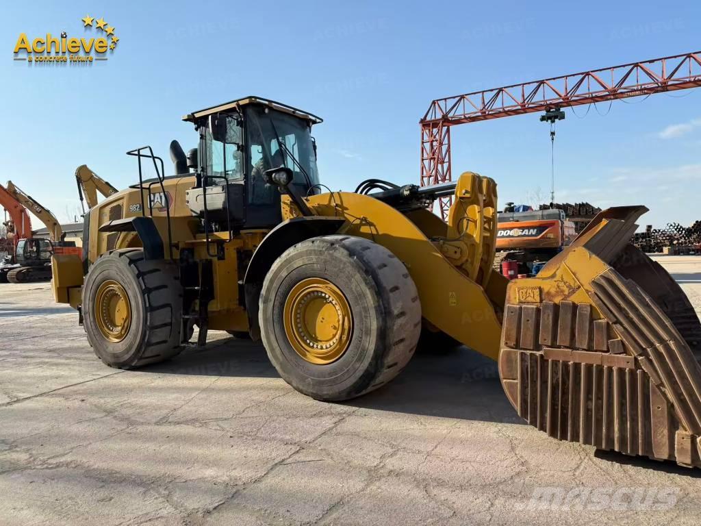 CAT 982 Фронтальные погрузчики