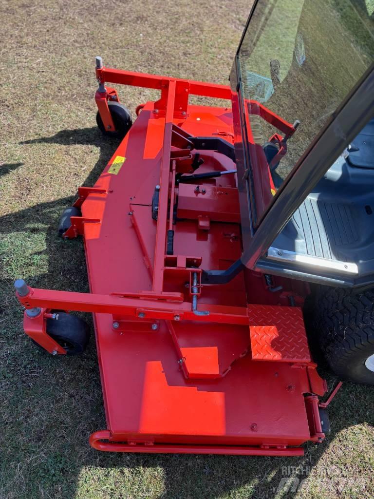 Kubota F 3890 Самоходные газонокосилки