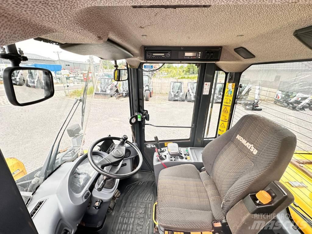 Komatsu WA 250 PZ-6 Фронтальные погрузчики