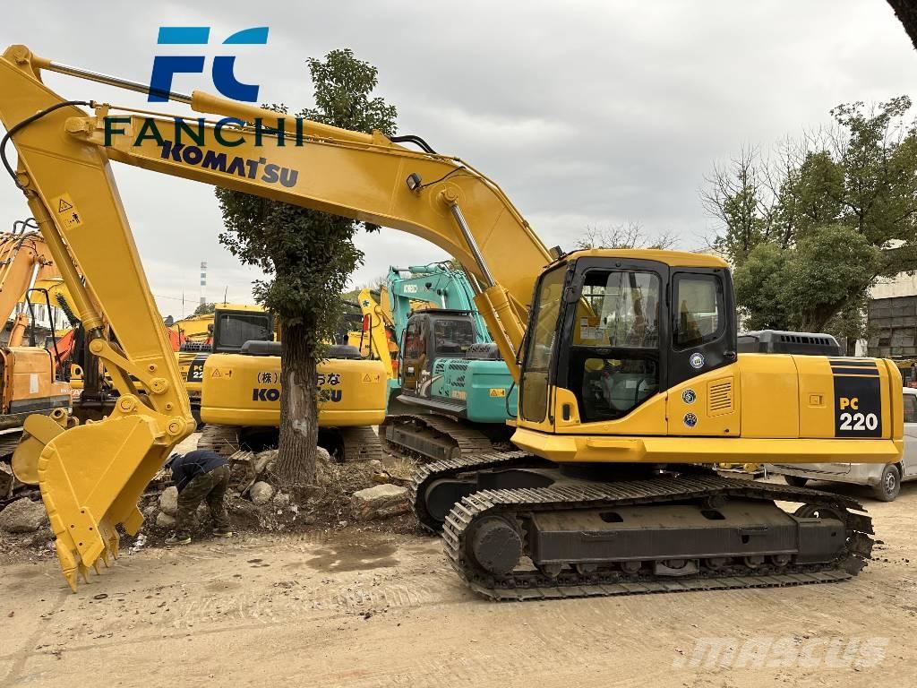 Komatsu PC 220 Гусеничные экскаваторы