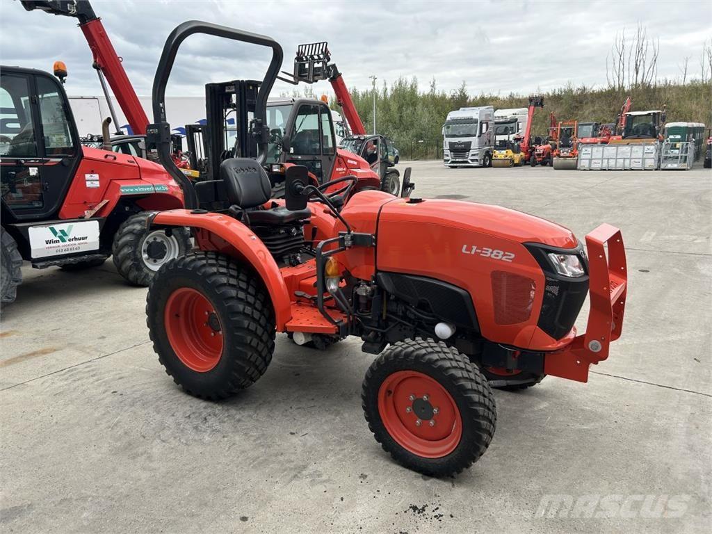 Kubota L1-382 (7325) Коммунальные тракторы