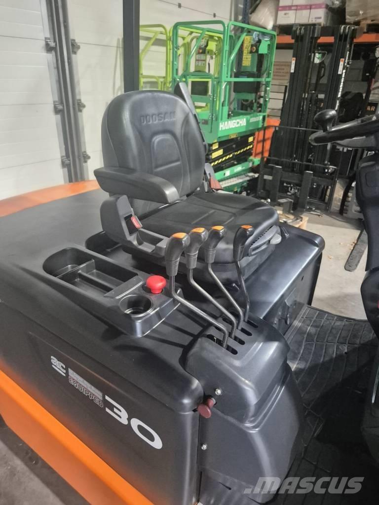 Doosan B 30 X-5 Электропогрузчики