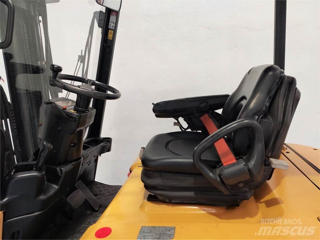 CAT EP25K PAC Электропогрузчики