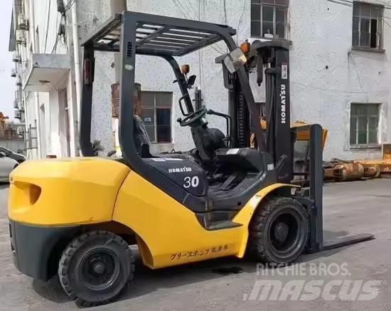 Komatsu 30 Дизельные погрузчики