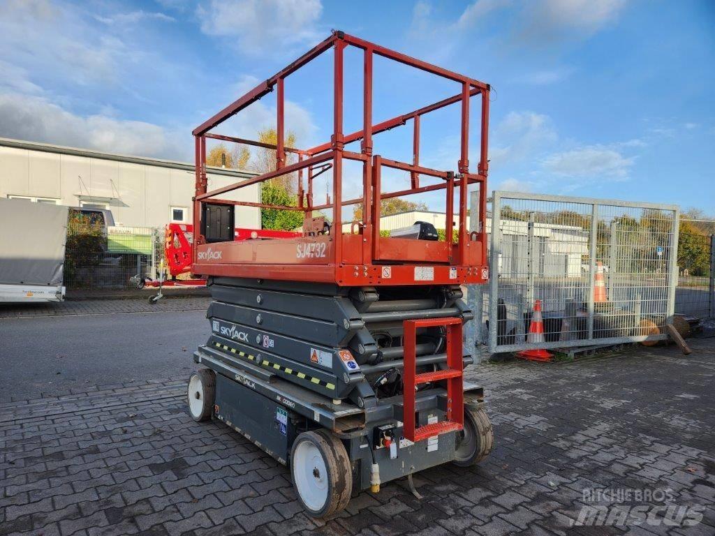 SkyJack SJ 4732 Ножничные подъемники
