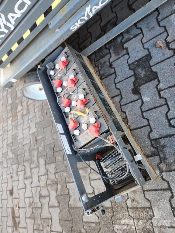 SkyJack SJ 4732 Ножничные подъемники