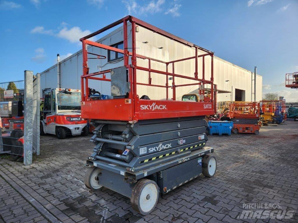 SkyJack SJ 4732 Ножничные подъемники