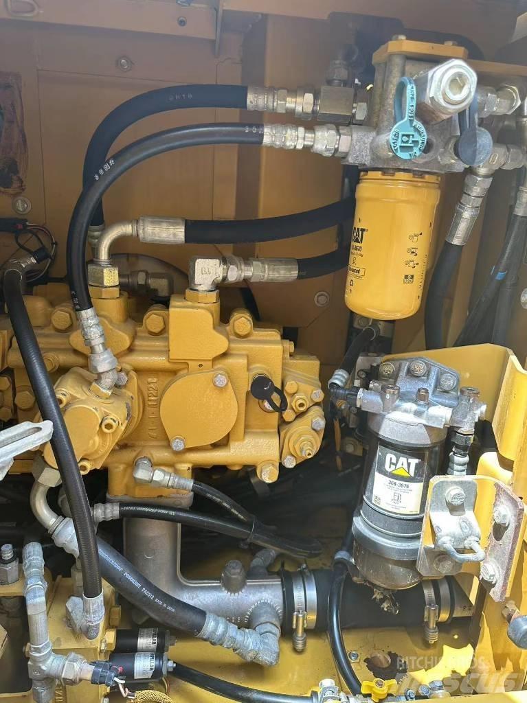 CAT CAT313D Малые экскаваторы 7т-12т