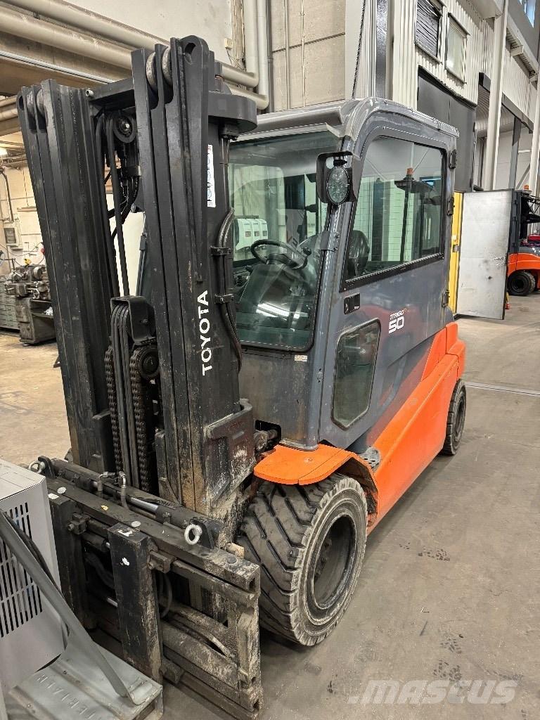 Toyota 8FBMT50 Электропогрузчики