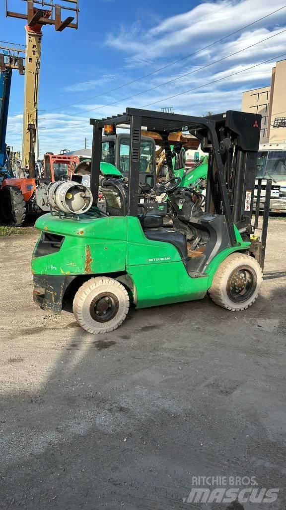 Mitsubishi FG30N Другие складские механизмы
