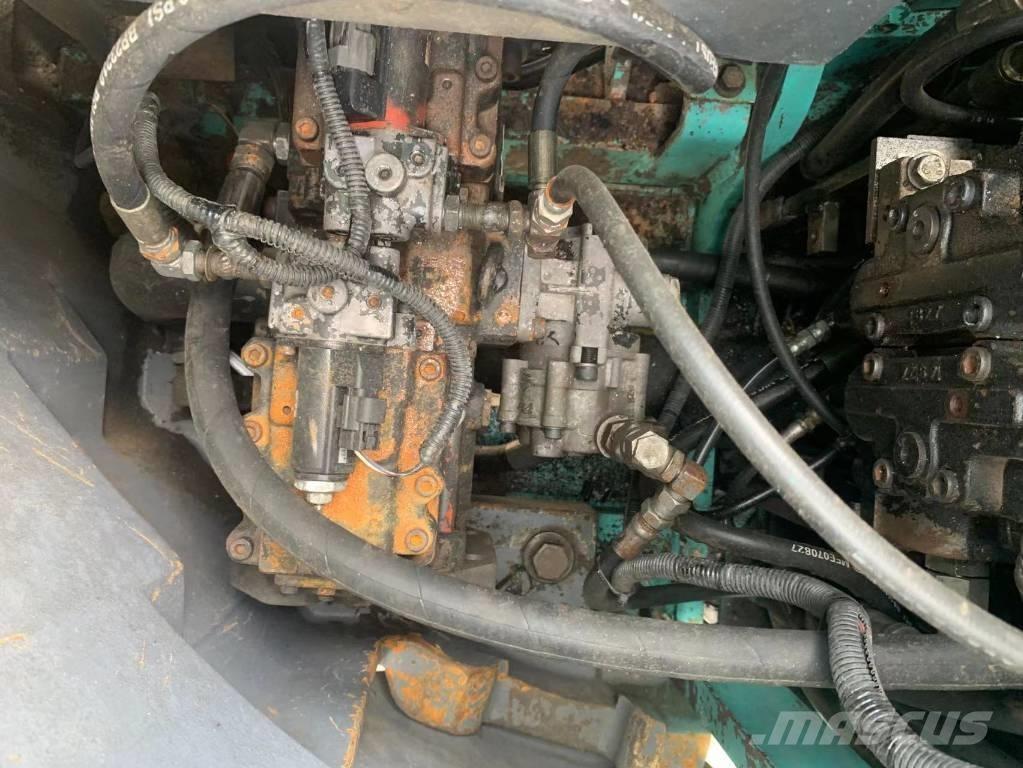 Kobelco SK 135 Гусеничные экскаваторы