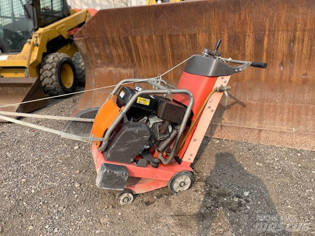 Husqvarna FS413 Бетоносмесители