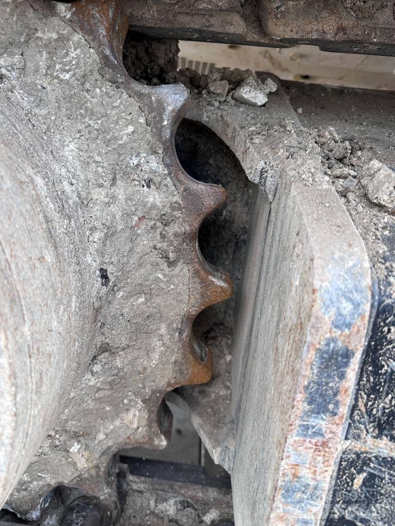 CAT 323 Гусеничные экскаваторы