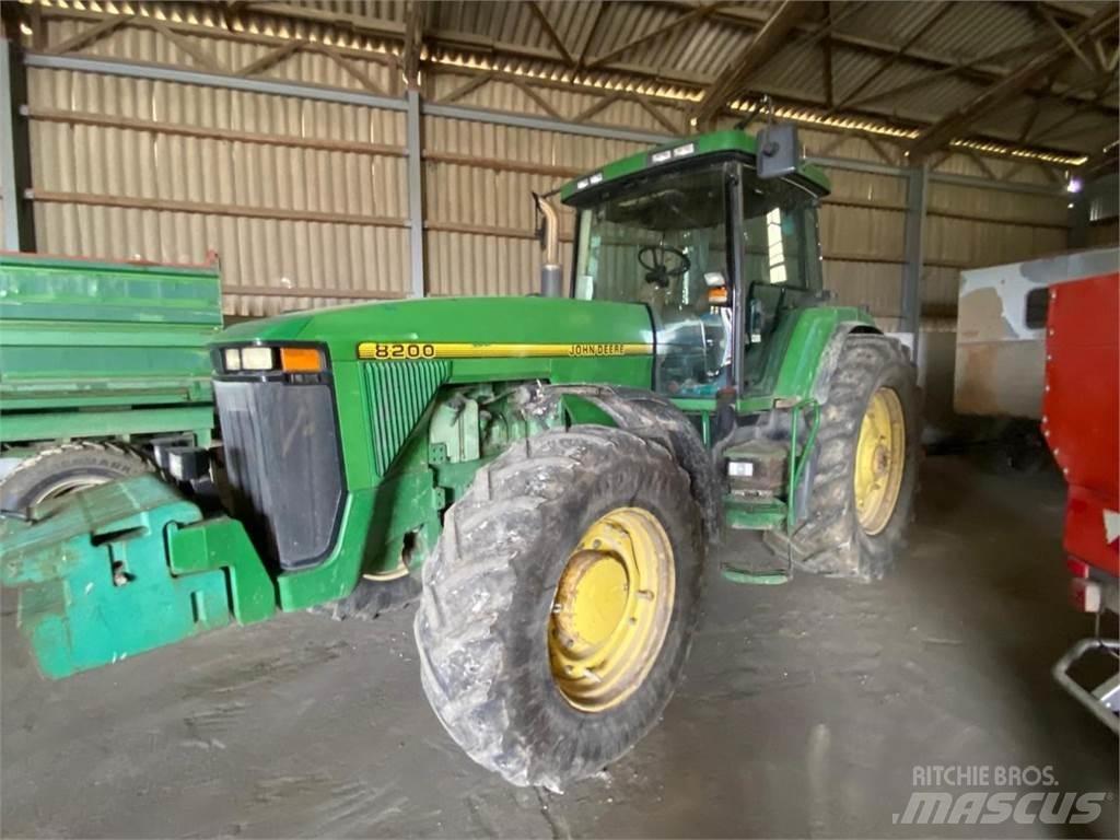 John Deere 8200 Трактора