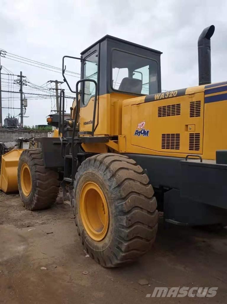 Komatsu WA 320-3 Фронтальные погрузчики