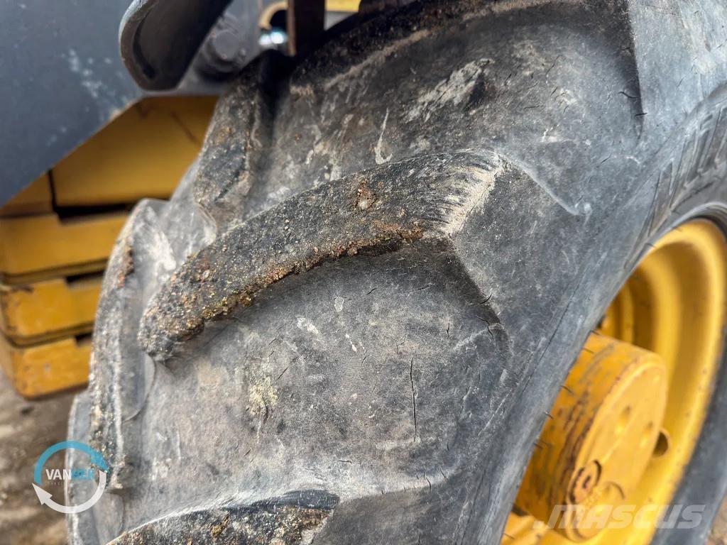 CAT 428C Экскаваторы-погрузчики