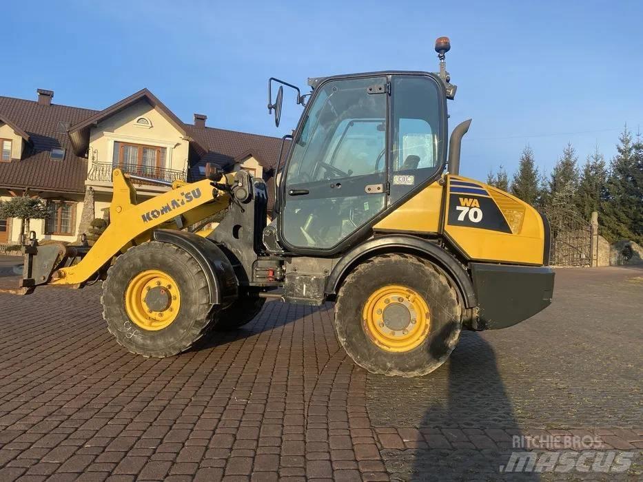 Komatsu WA 70-6 Фронтальные погрузчики