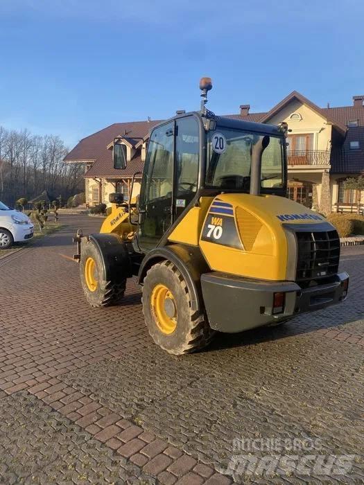 Komatsu WA 70-6 Фронтальные погрузчики