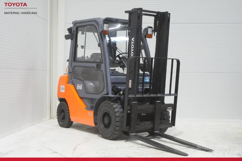 Toyota 02-8 FGF 25 Газовые погрузчики
