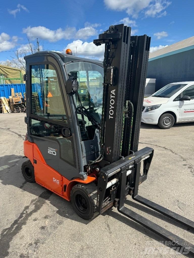 Toyota 8FBMK20T Электропогрузчики