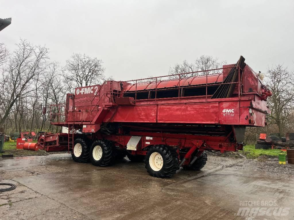 FMC 979 AT 6WD Комбайны для уборки гороха
