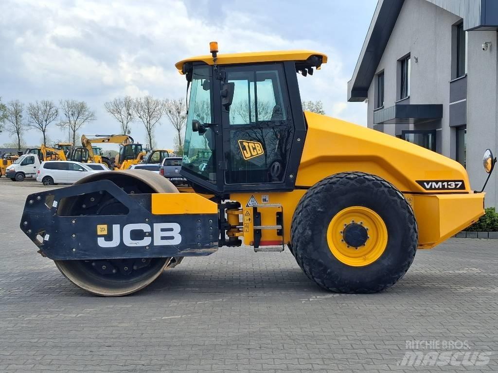 JCB VM 137 Грунтовые катки