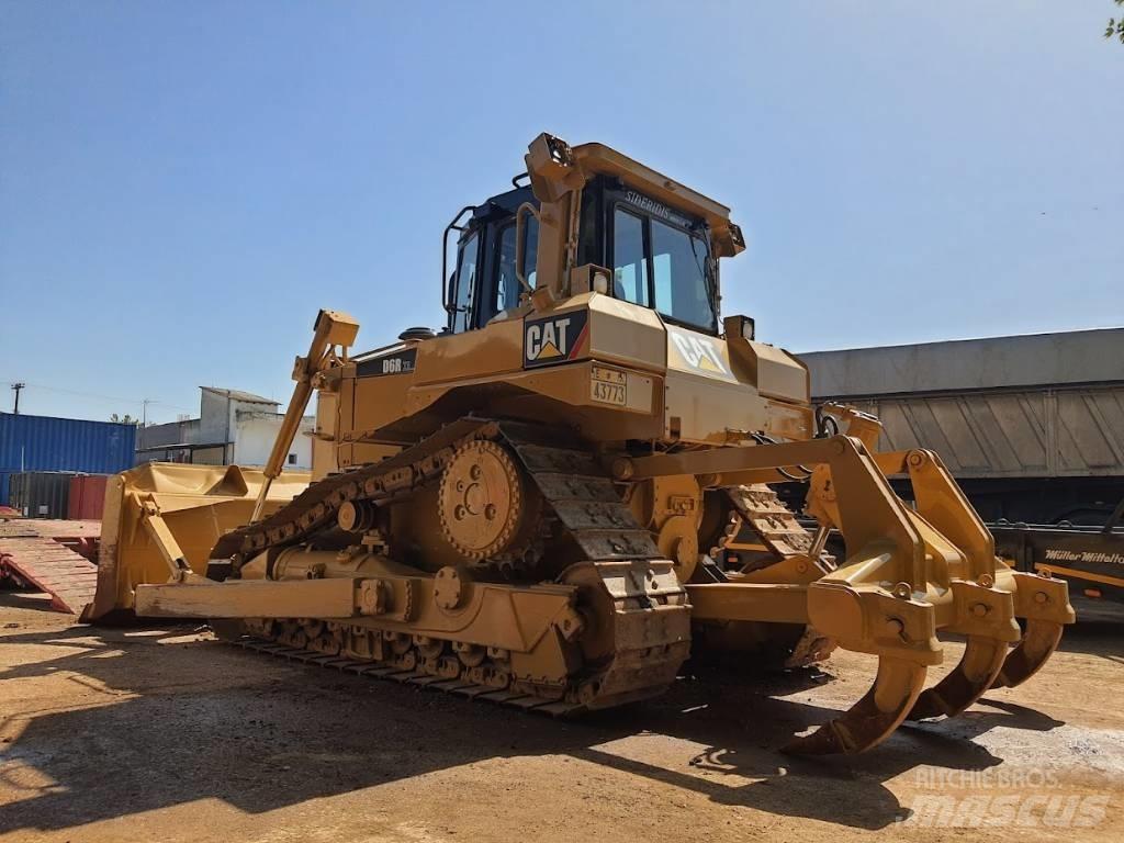 CAT D 6 R XL III Гусеничные бульдозеры
