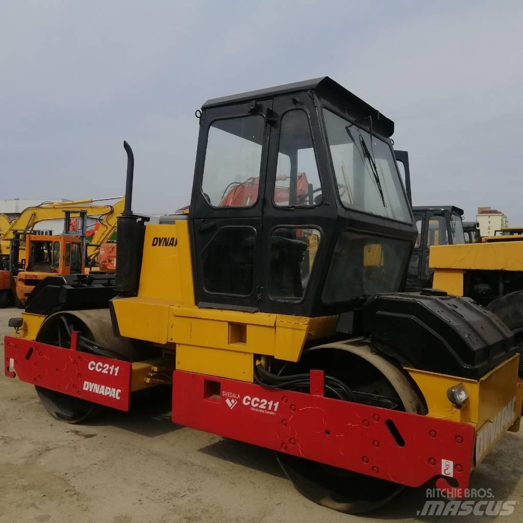 Dynapac CC 211 Катки тротуарные