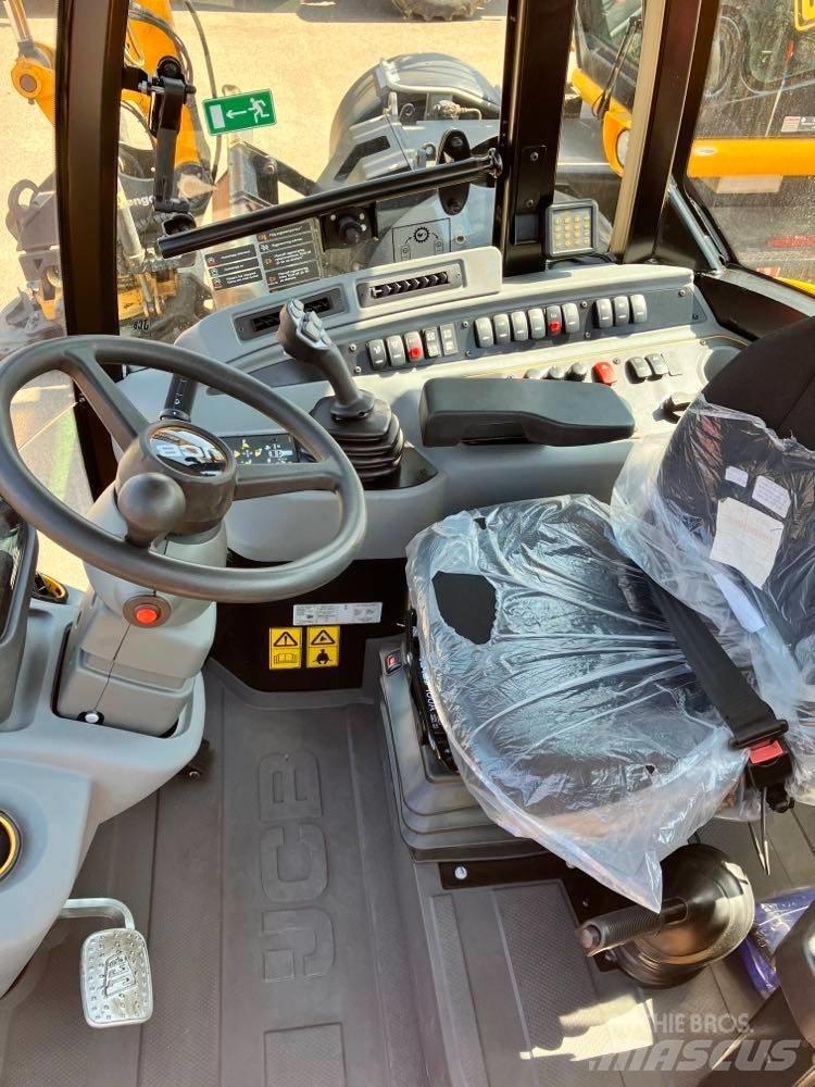 JCB 409 STAGE V - AGRI Малые погрузчики