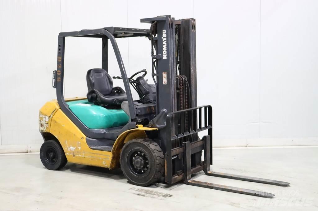 Komatsu FD25T-16 Дизельные погрузчики