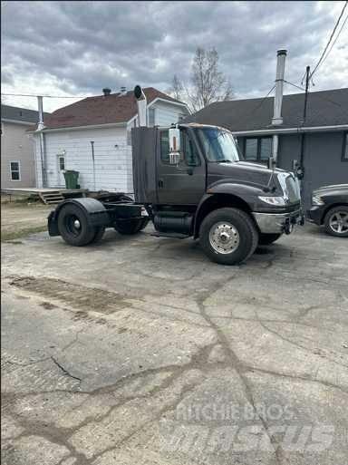 International 4400 Седельные тягачи
