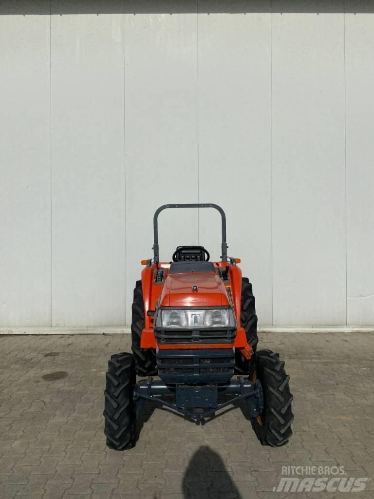 Kubota GT26 Коммунальные тракторы