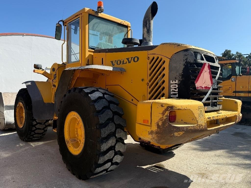 Volvo L 120 E Фронтальные погрузчики