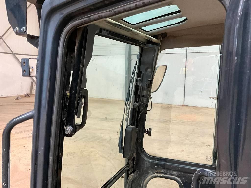 Kubota U 48-4 / U 55-4 Кабины и интерьер