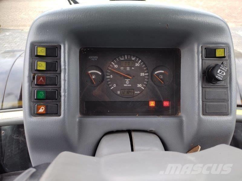 Valtra 6850 Трактора